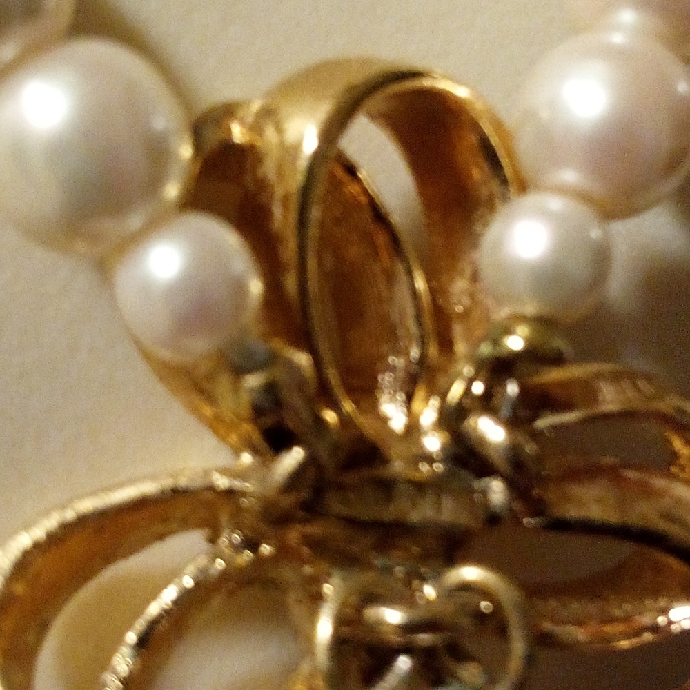 Vintage Avon Faux Pearl And Rhinestone Necklace 18 Inch - Picture 3 of 4